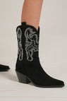 Black / 6